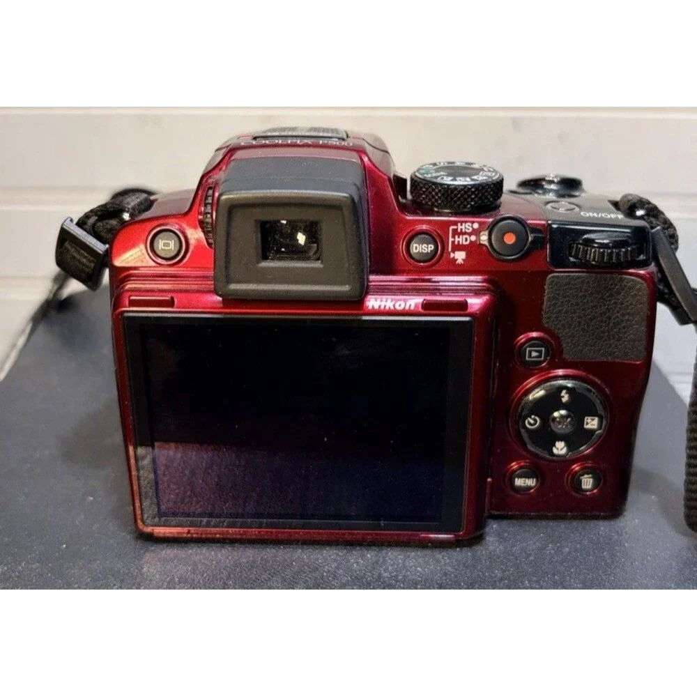 Nikon COOLPIX P500 12.1MP Digital Camera Bundle 2 Batteries Charger 4gb Card
